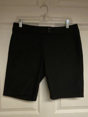 ANN TAYLOR BLACK SIGNATURE FIT Stretch Flat Front Bermuda Shorts Lower on Waist
